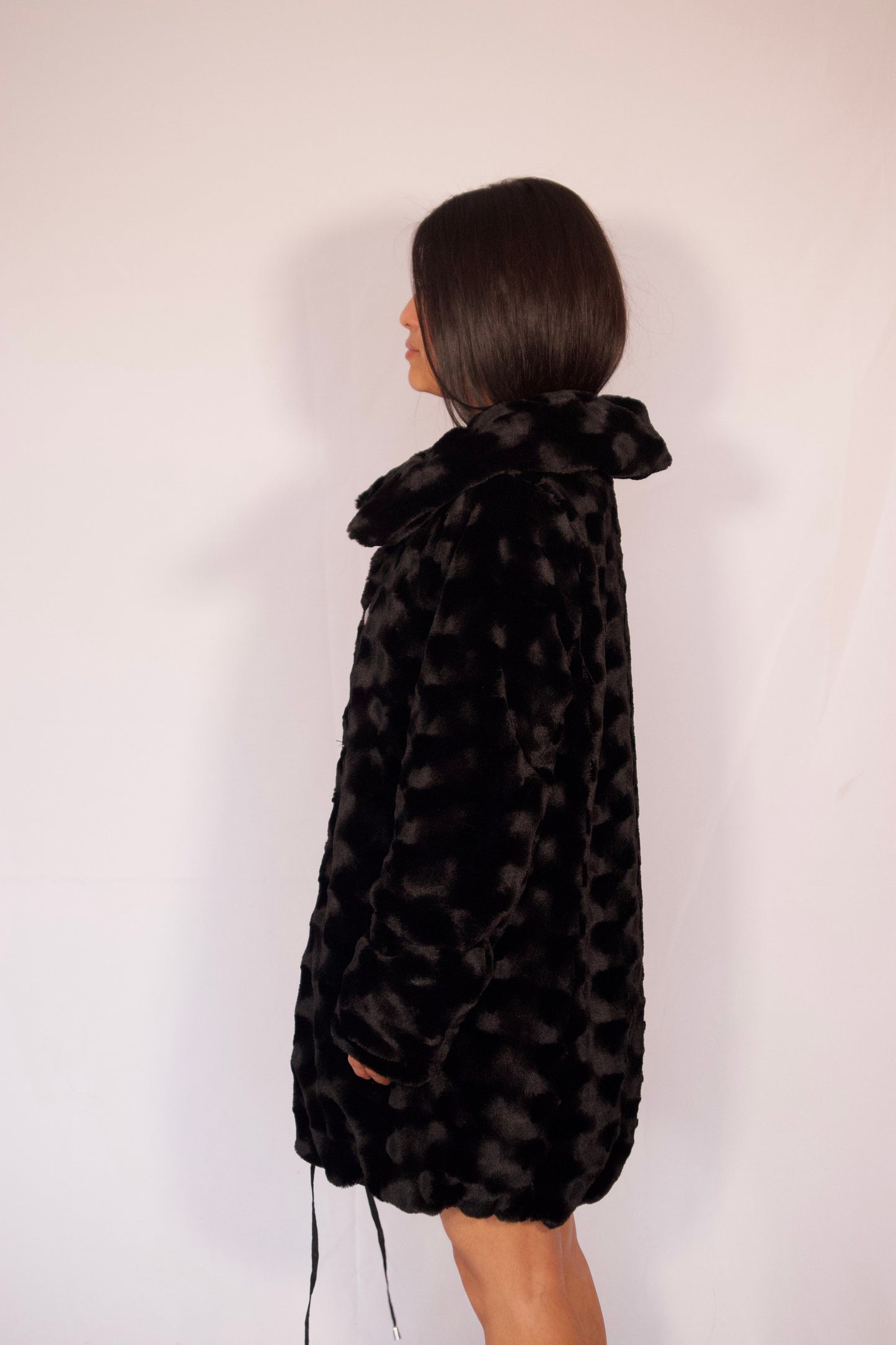 manteau fourrure vue de profil