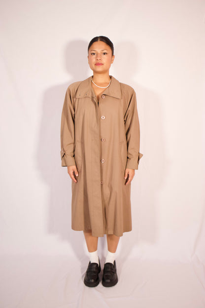 manteau long beige vue de face