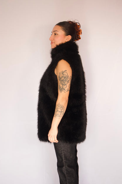 veste faux fur sans manches vue de profil