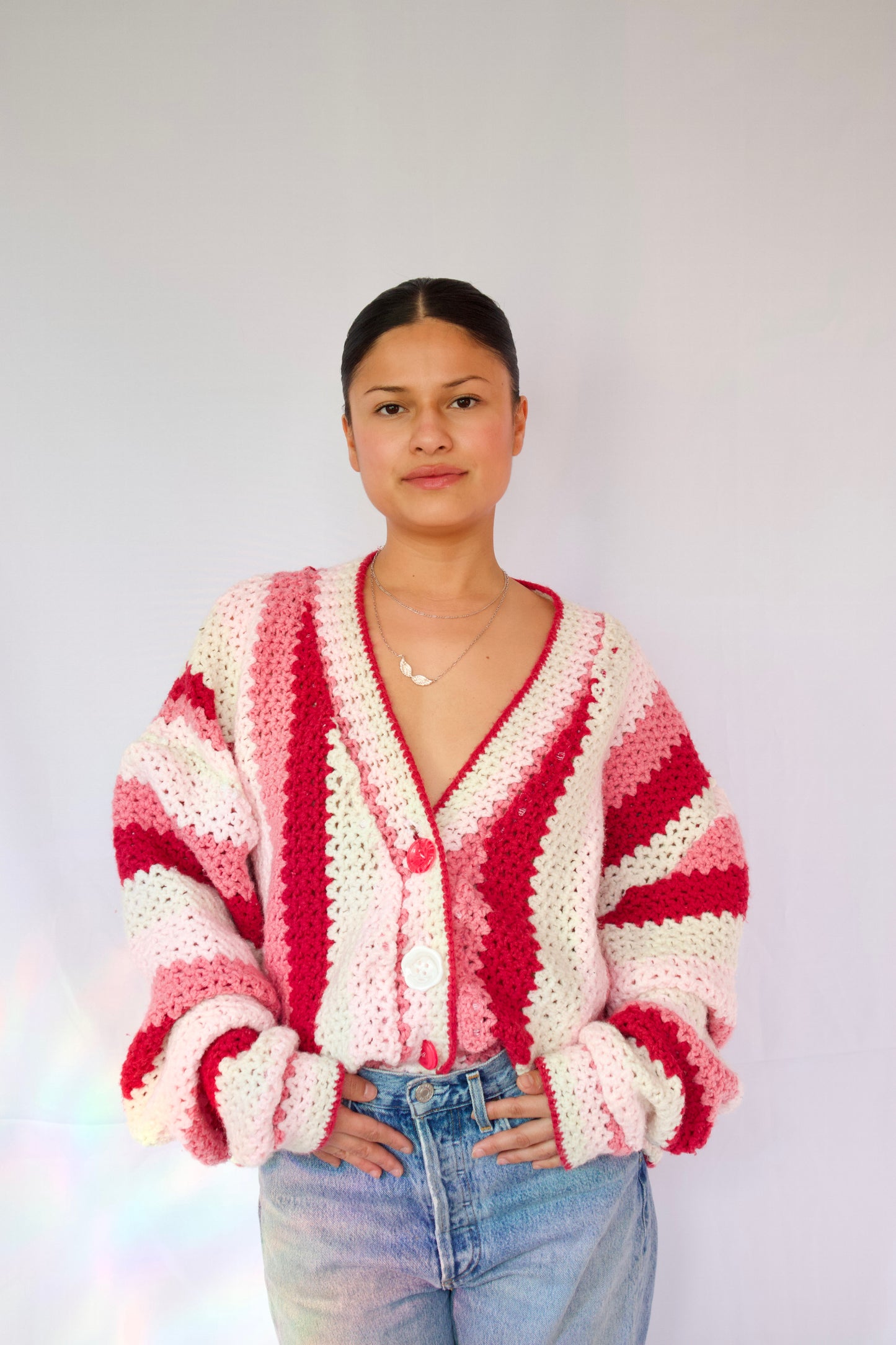 veste laine Hazele rose blanc crème portée
